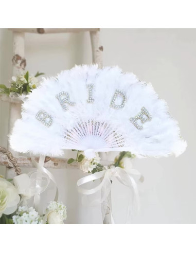 Éventail de Plumes BRIDE – L’Accessoire Glamour pour la Future Mariée