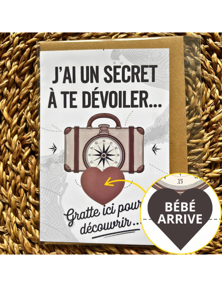 Carte à gratter “Bébé arrive” valise et boussole – Annonce de grossesse originale avec enveloppe kraft