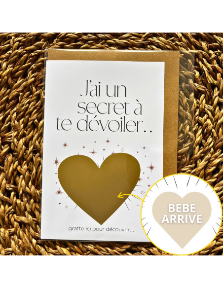 Carte à gratter “Bébé arrive” cœur doré scintillant – Annonce de grossesse élégante avec enveloppe kraft