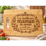 Planche bambou gravée – La meilleure maman du monde — en cuisine