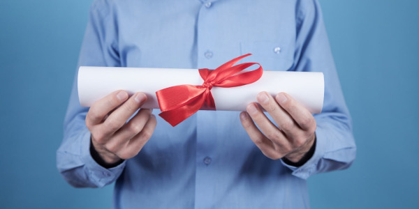 Messages de célébration pour un diplôme : félicitations et inspiration